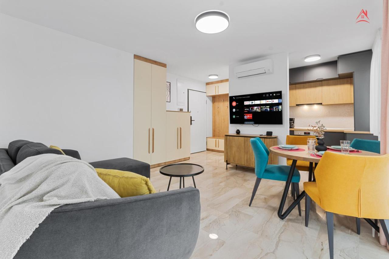 Apartament Opera Residence - Cismigiu, Eroilor, Free Private Parking Bukares Bagian luar foto