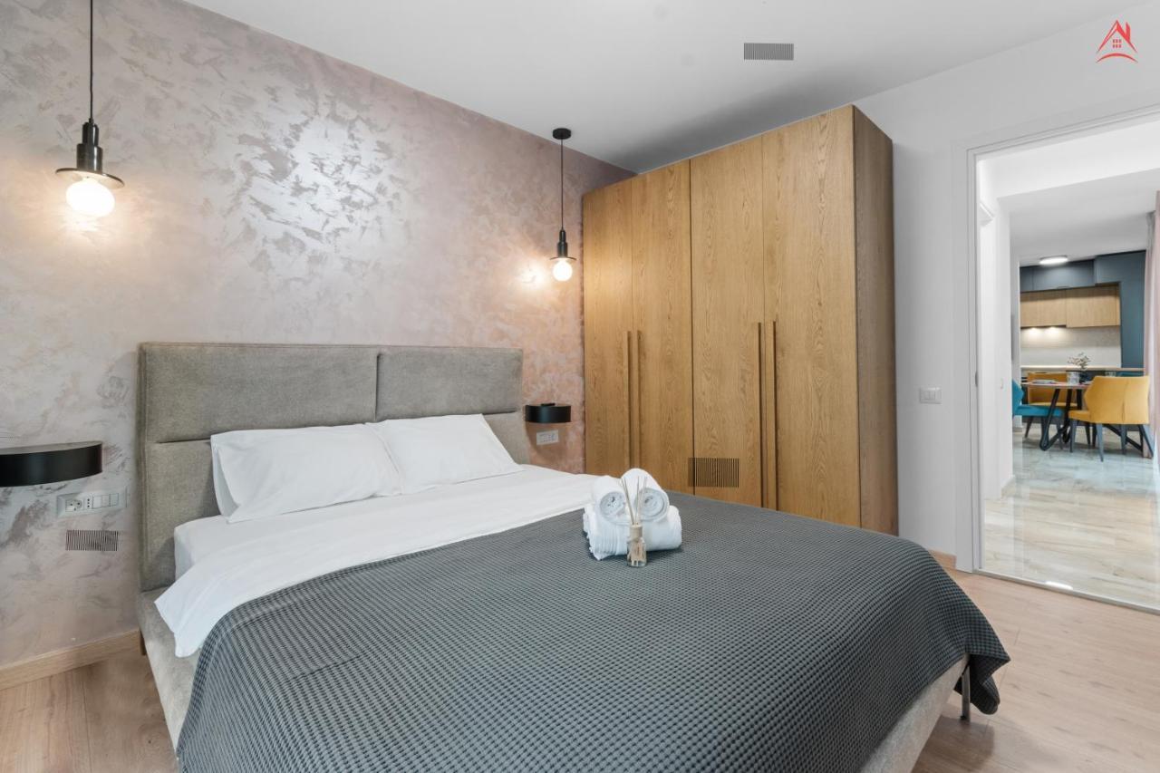 Apartament Opera Residence - Cismigiu, Eroilor, Free Private Parking Bukares Bagian luar foto