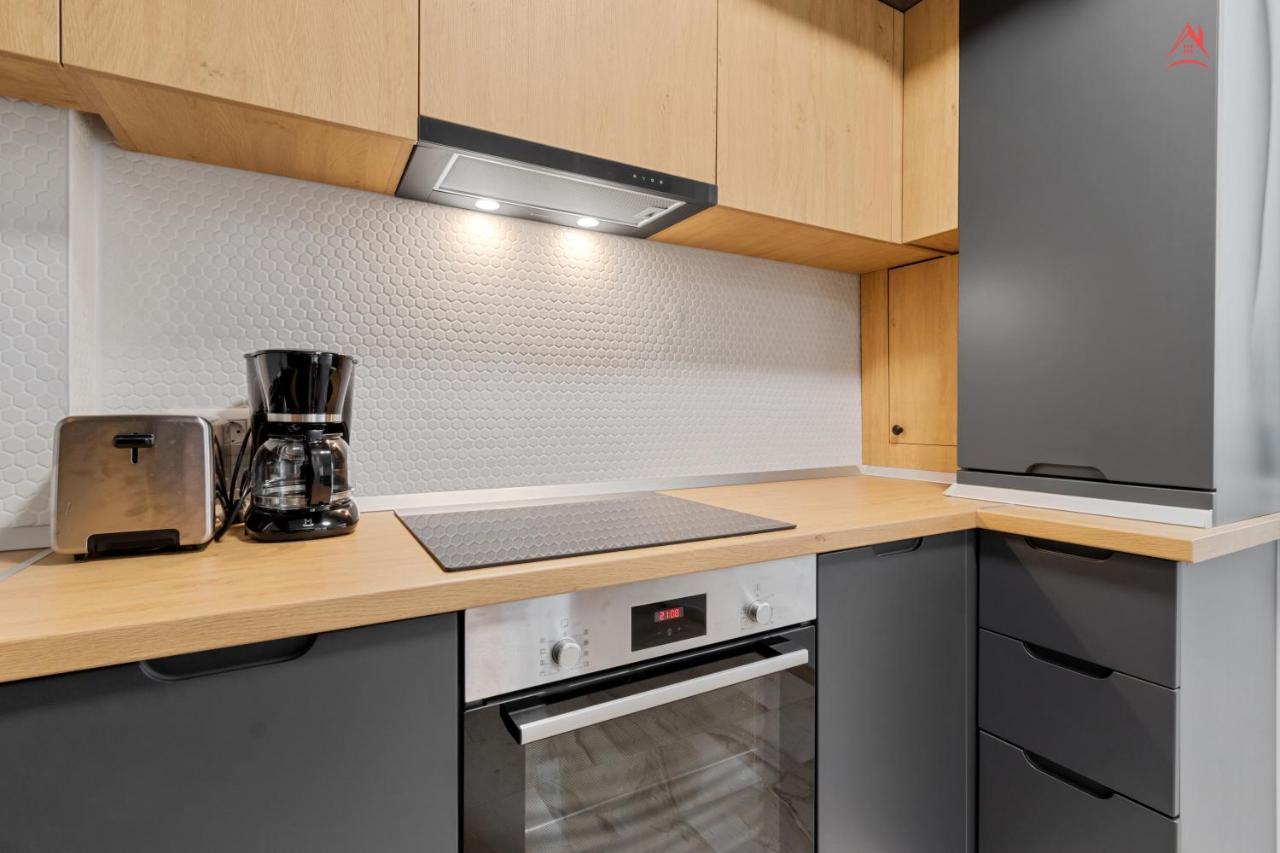 Apartament Opera Residence - Cismigiu, Eroilor, Free Private Parking Bukares Bagian luar foto