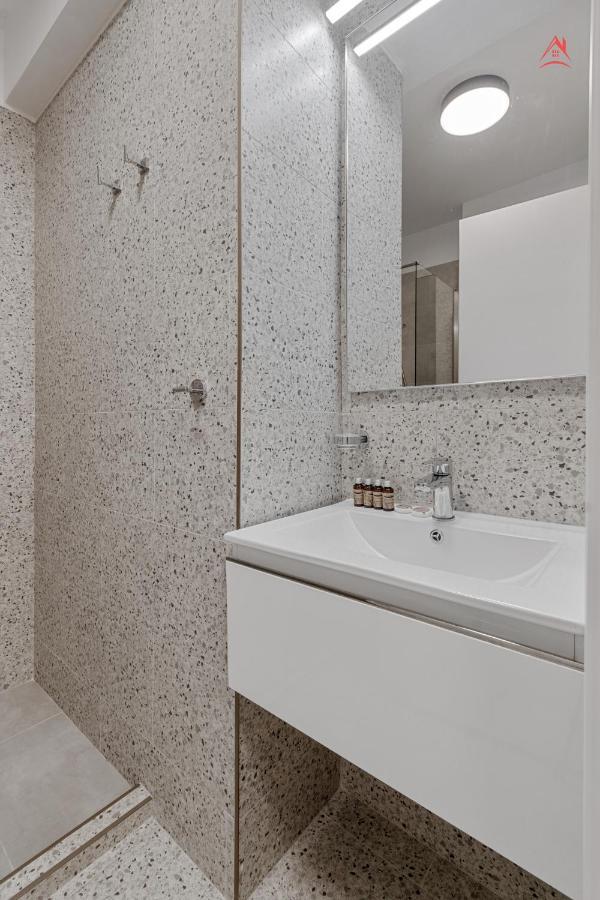 Apartament Opera Residence - Cismigiu, Eroilor, Free Private Parking Bukares Bagian luar foto